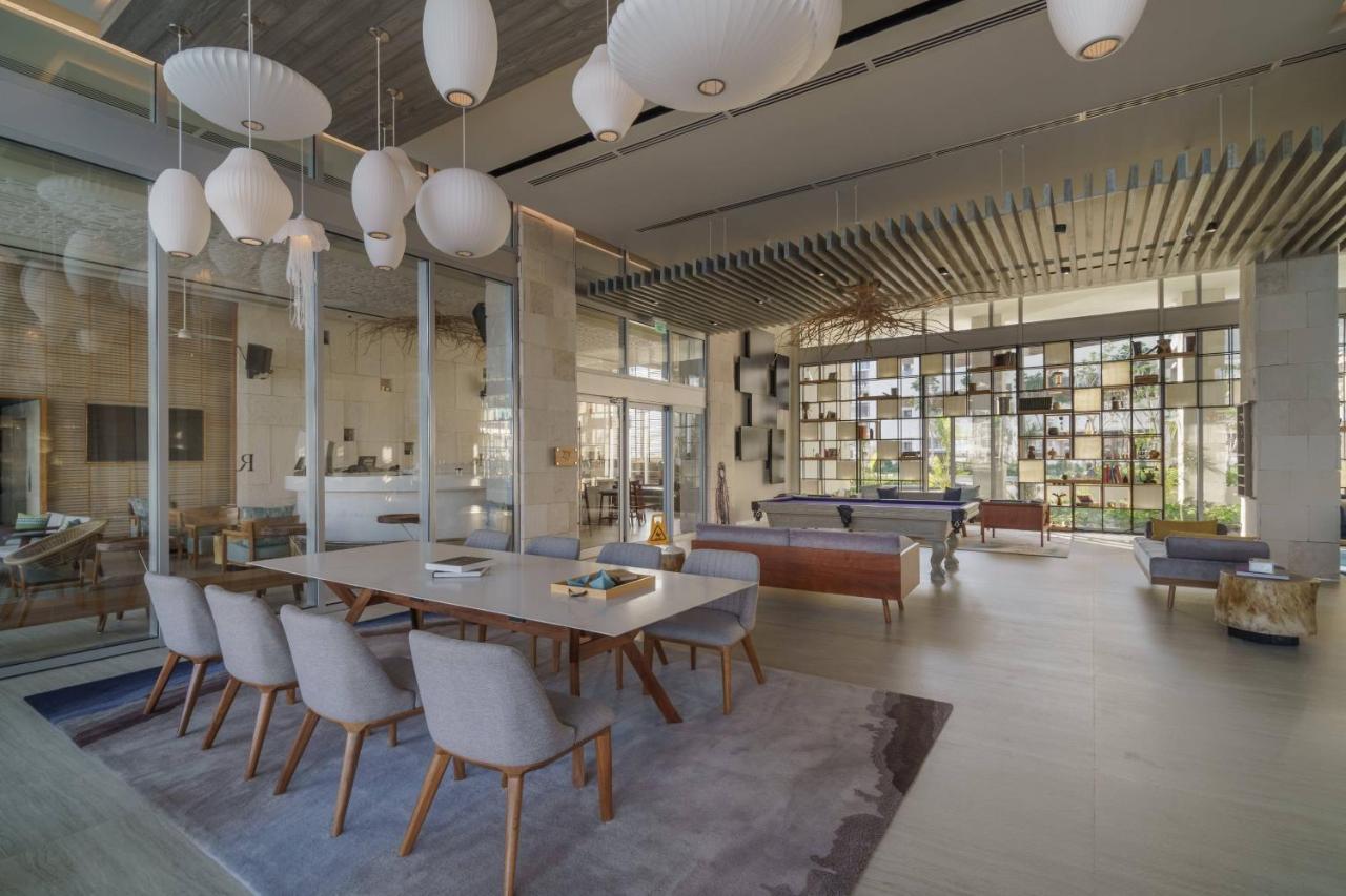 Renaissance Cancun Resort & Marina Екстер'єр фото The lounge at the airport
