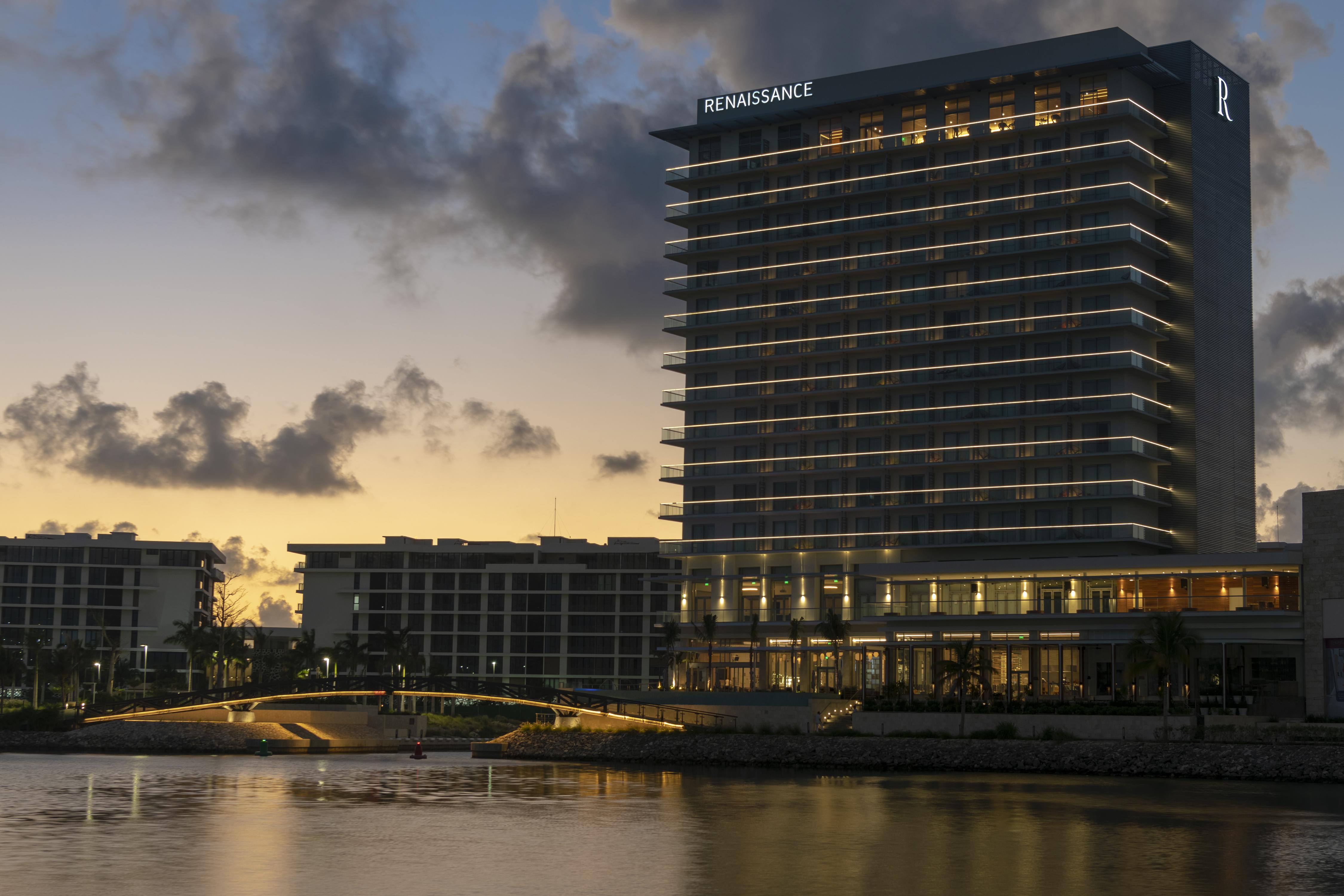 Renaissance Cancun Resort & Marina Екстер'єр фото Renaissance Hotel, Pattaya